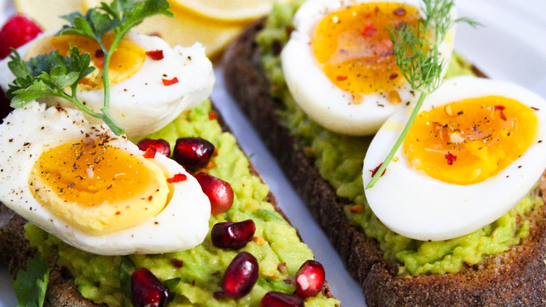 eggs and avocado toast eating without gaining weight