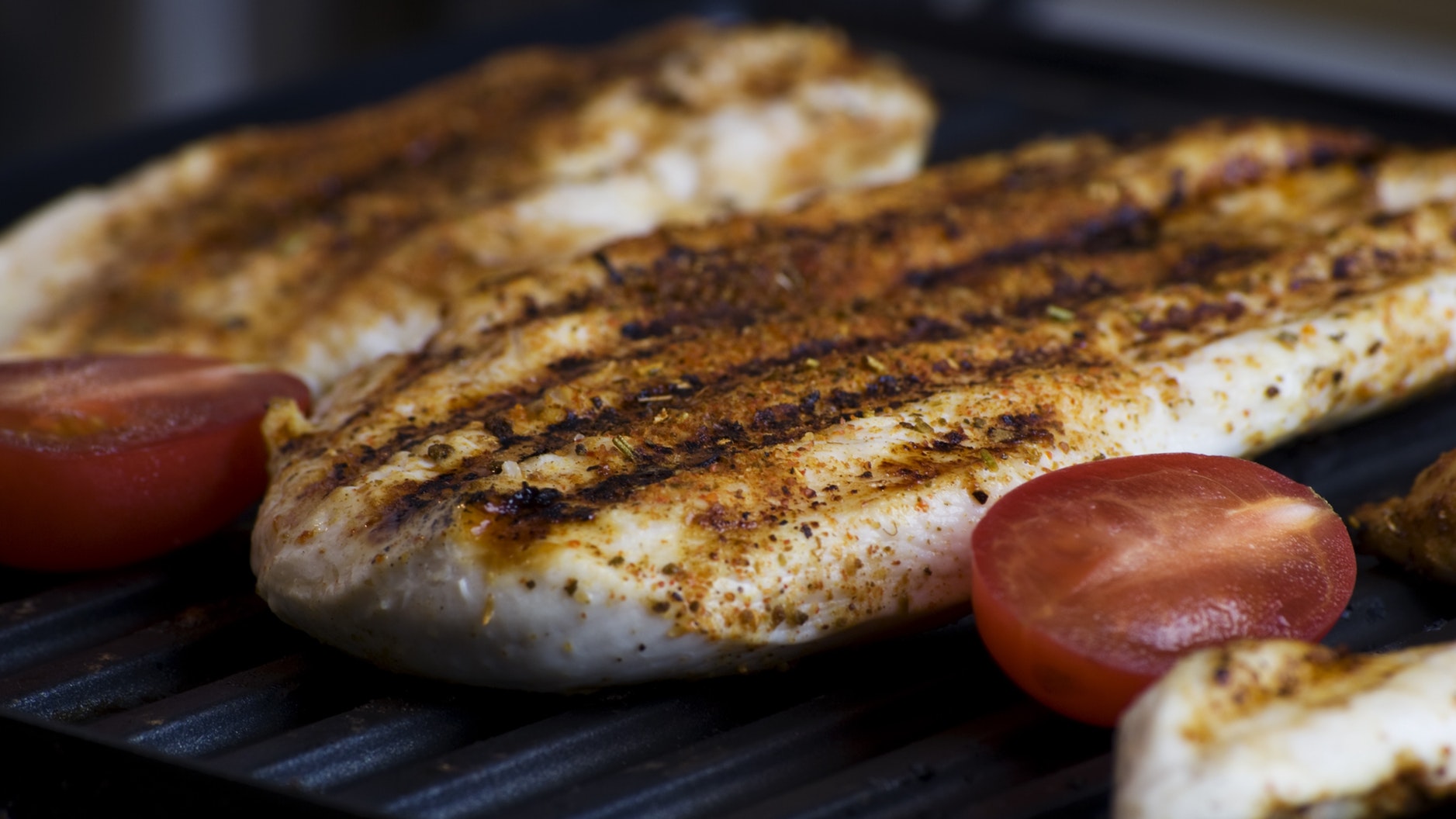 grilling chicken tomatoes